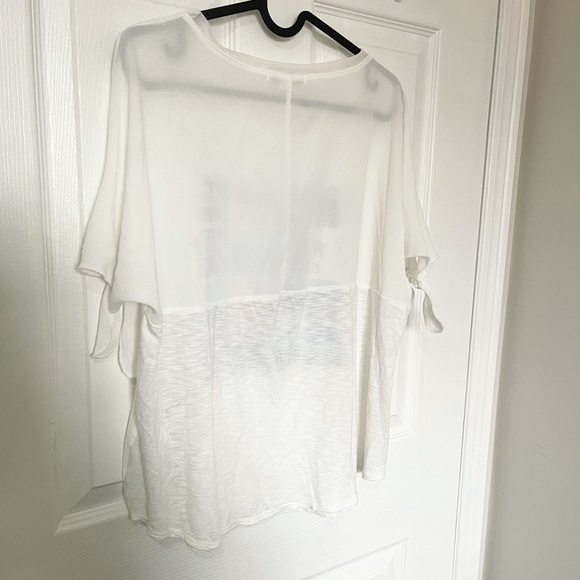 Beautiful Graphic tee - Picture 5 of 7